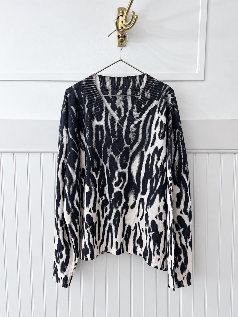 Animal Print Sweater in Black & Cream XL NWT